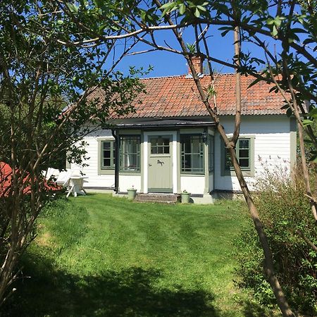 Enkoeping Cottage Экстерьер фото